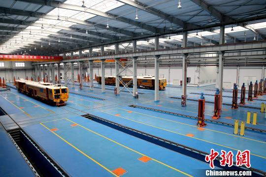 圖為檢修車間?！堖h(yuǎn) 攝